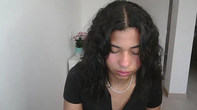 Snapshot of dark_enchantress_ chatting on 12-21-24, 10:30 dark enchantress online show from 12-21-24, 10:30