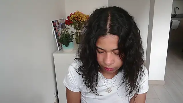 Snapshot of dark_enchantress_ chatting on 01-14-25, 10:12 dark enchantress online show from 01-14-25, 10:12