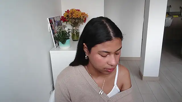 Snapshot of dark_enchantress_ chatting on 01-17-25, 10:01 dark enchantress online show from 01-17-25, 10:01