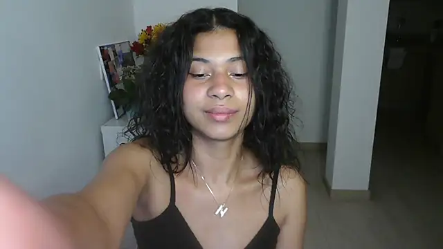 Snapshot of dark_enchantress_ chatting on 01-20-25, 01:39 dark enchantress online show from 01-20-25, 01:39