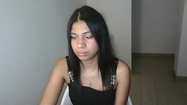 Snapshot of dark_enchantress_ chatting on 02-22-25, 01:22 dark enchantress online show from 02-22-25, 01:22