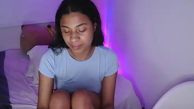 Snapshot of dark_enchantress_ chatting on 03-18-25, 03:09 dark enchantress online show from 03-18-25, 03:09