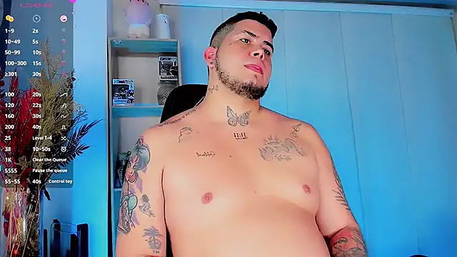 Snapshot of Thomas_chubbyxhot chatting on 02-14-25, 07:38 Thomas chubbyxhot online show from 02-14-25, 07:38