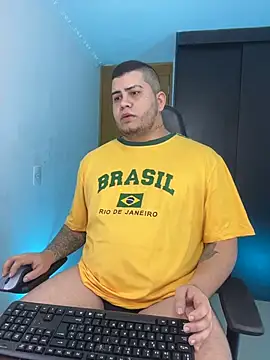 Snapshot of Thomas_chubbyxhot chatting on 11-08-25, 03:18 Thomas chubbyxhot online show from 11-08-25, 03:18