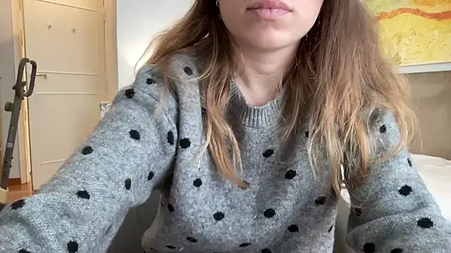 Snapshot of Mollyy998 chatting on 10-29-25, 08:38 Mollyy998 online show from 10-29-25, 08:38