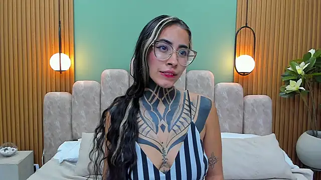 NicoleBlum online show from 02-21-25, 11:43