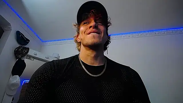 strongboy  online show from 03-19-25, 11:14