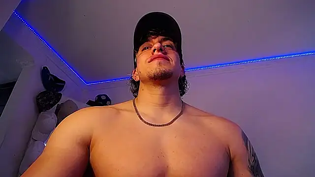 strongboy  online show from 09-17-25, 07:04