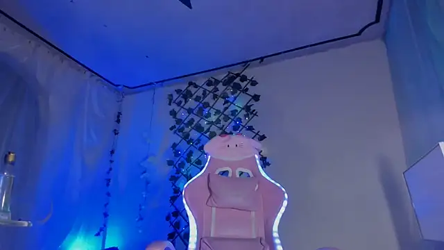 Snapshot of -Camila_ chatting on 01-09-25, 08:01 -Camila online show from 01-09-25, 08:01