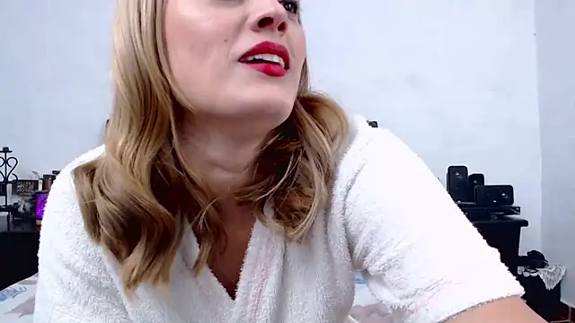 Snapshot of AikoTailor chatting on 02-10-25, 01:01 AikoTailor online show from 02-10-25, 01:01