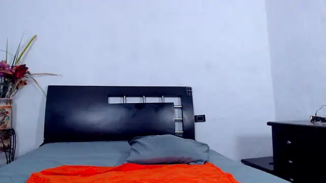 Snapshot of AikoTailor chatting on 09-24-25, 09:07 AikoTailor online show from 09-24-25, 09:07