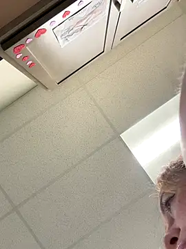 cinnatitties online show from 09-10-25, 03:45