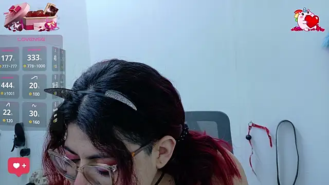 Catwhite  online show from 02-18-25, 12:39