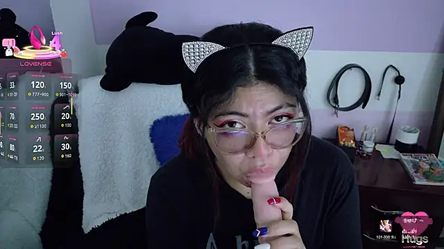 Catwhite  online show from 10-06-25, 04:59