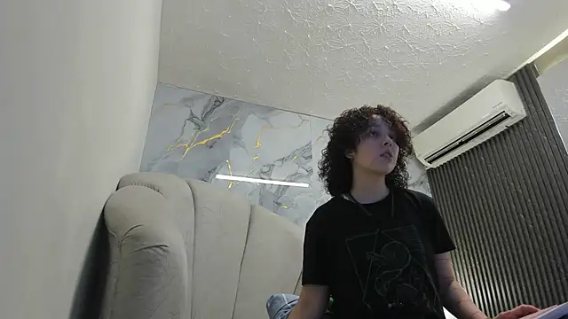 Snapshot of Katemoss70 chatting on 03-02-25, 12:11 Katemoss70 online show from 03-02-25, 12:11