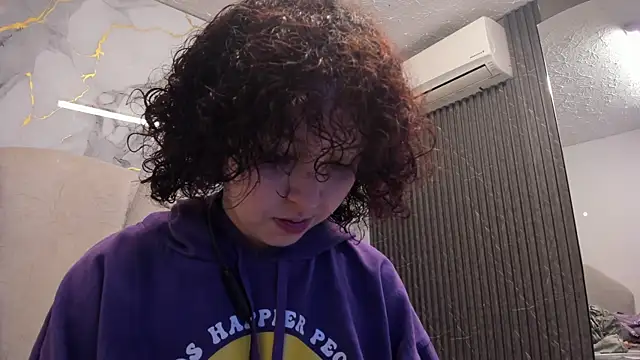 Snapshot of Katemoss70 chatting on 03-14-25, 12:18 Katemoss70 online show from 03-14-25, 12:18