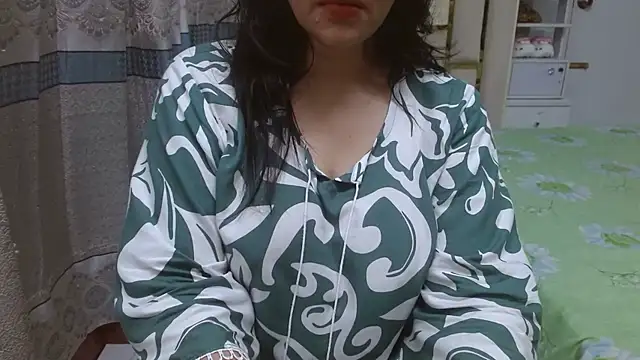 Snapshot of Lovelywife786 chatting on 09-12-25, 05:02 Lovelywife786 online show from 09-12-25, 05:02