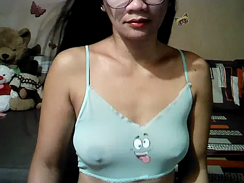 Snapshot of Mia_Rein chatting on 07-06-26, 01:30 Mia Rein online show from 07-06-26, 01:30