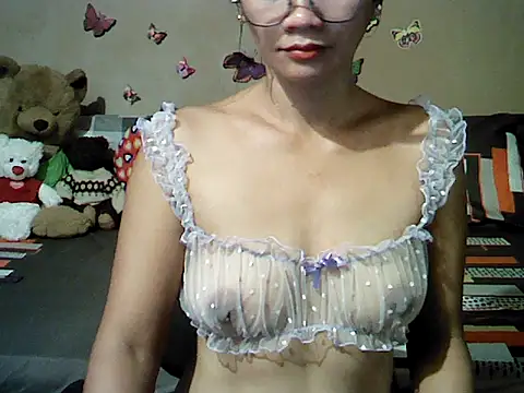 Snapshot of Mia_Rein chatting on 07-13-26, 03:53 Mia Rein online show from 07-13-26, 03:53