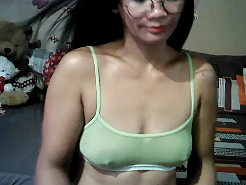 Snapshot of Mia_Rein chatting on 07-17-26, 02:29 Mia Rein online show from 07-17-26, 02:29