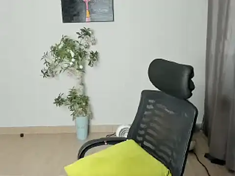 Snapshot of _Hello_Titty_ chatting on 12-25-24, 01:53 Hello Titty online show from 12-25-24, 01:53