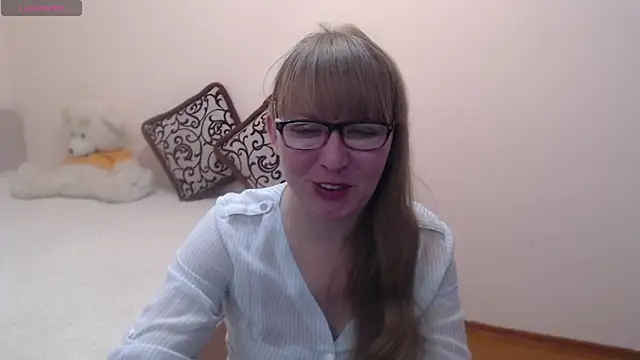 Snapshot of MargotLot chatting on 01-10-25, 04:44 MargotLot online show from 01-10-25, 04:44