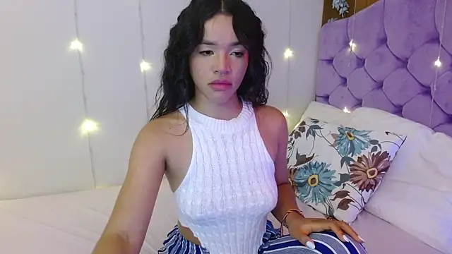 Snapshot of kiarablue chatting on 01-13-25, 05:12 kiarablue online show from 01-13-25, 05:12