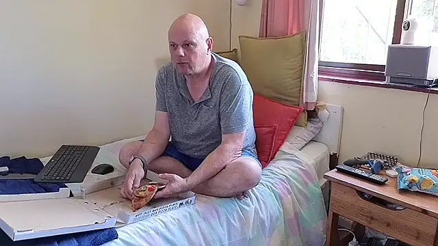 Snapshot of DaddyCumBumZA chatting on 12-21-24, 11:22 DaddyCumBumZA online show from 12-21-24, 11:22