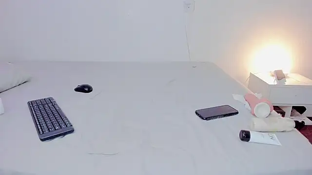 Snapshot of Amelia75 chatting on 02-08-25, 11:45 Amelia75 online show from 02-08-25, 11:45