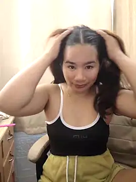 Snapshot of Kissy07 chatting on 03-17-25, 01:03 Kissy07 online show from 03-17-25, 01:03