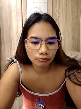 Snapshot of Kissy07 chatting on 09-21-25, 10:33 Kissy07 online show from 09-21-25, 10:33