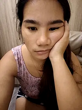 Snapshot of Kissy07 chatting on 10-19-25, 12:11 Kissy07 online show from 10-19-25, 12:11