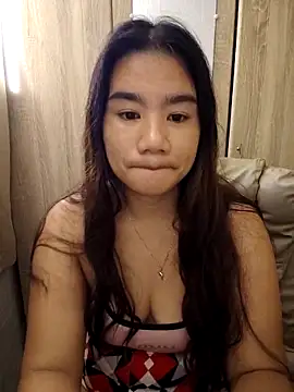 Snapshot of Kissy07 chatting on 10-28-25, 10:01 Kissy07 online show from 10-28-25, 10:01