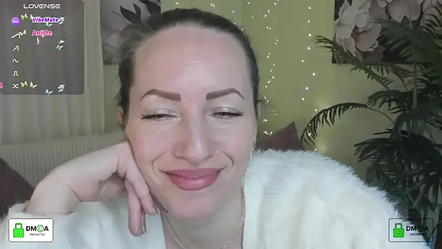 Queenymel online show from 03-18-26, 04:21