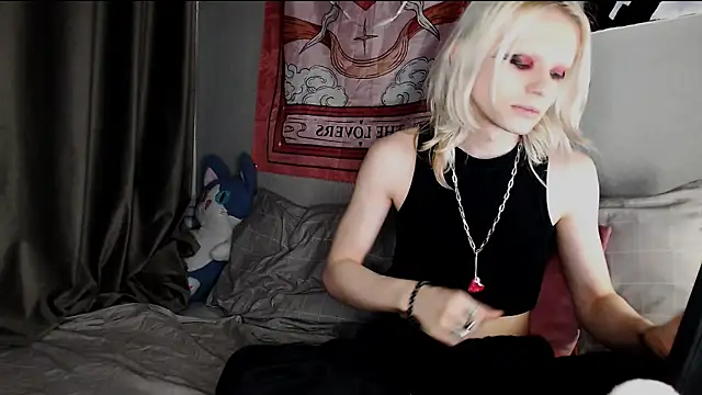 Alien Bella online show from 05-13-26, 11:11