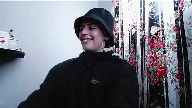 Snapshot of Cocain_Atenea chatting on 11-16-25, 07:30 Cocain Atenea online show from 11-16-25, 07:30