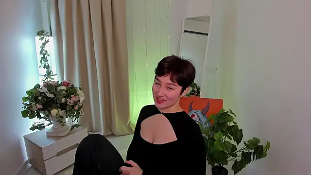 Snapshot of So_audrey chatting on 11-14-25, 08:57 So audrey online show from 11-14-25, 08:57