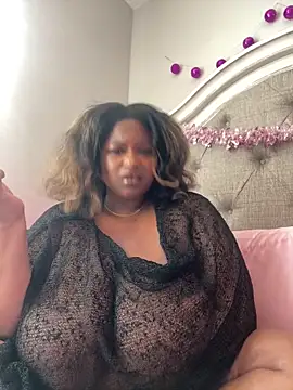 BigFineSelena online show from 04-11-26, 03:05