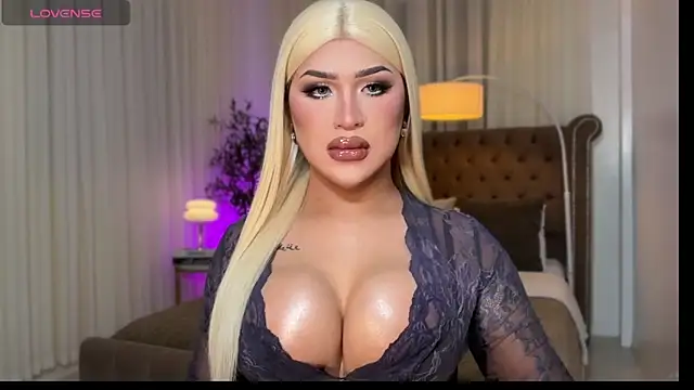 Your Majesty Tyra online show from 11-03-25, 03:19