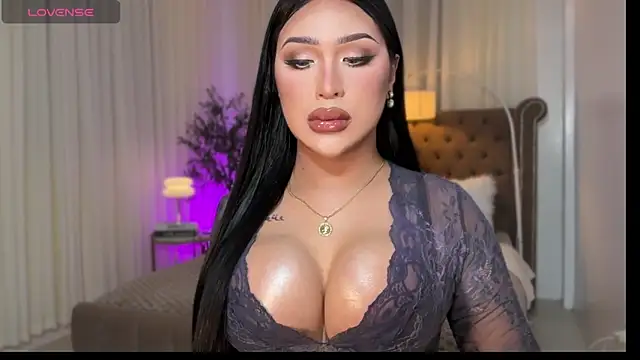 Your Majesty Tyra online show from 11-23-25, 05:29