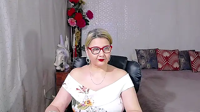 LucilleFenlys online show from 02-11-26, 11:54