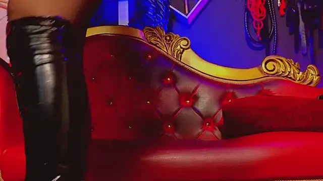 Snapshot of PerlaDivaio chatting on 02-11-25, 01:30 PerlaDivaio online show from 02-11-25, 01:30