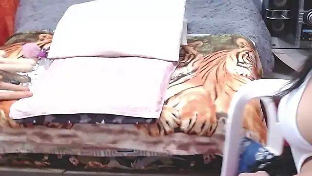 Snapshot of anie_milf1 chatting on 02-22-25, 03:23 anie milf1 online show from 02-22-25, 03:23