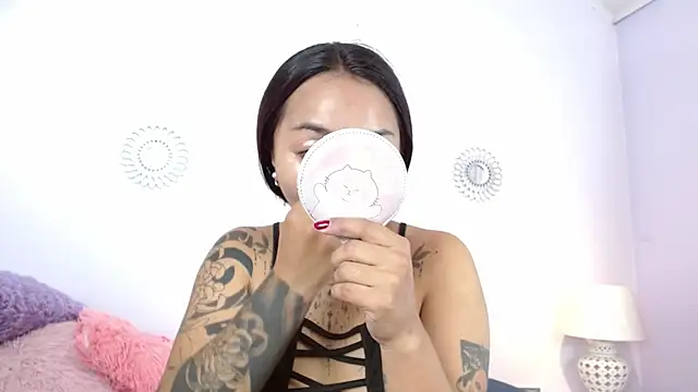 miss soffi  online show from 12-16-25, 12:21