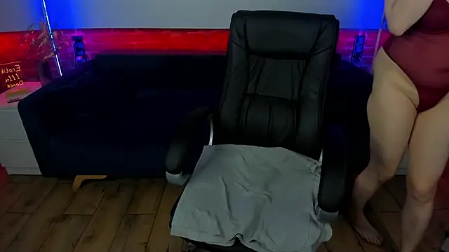 Kamilla Hot online show from 03-06-25, 04:08