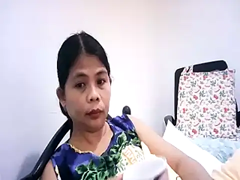 Snapshot of pinay_milfxx chatting on 11-29-25, 11:30 pinay milfxx online show from 11-29-25, 11:30