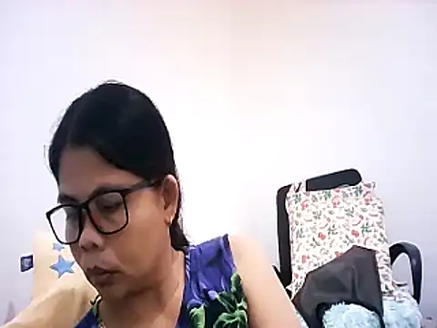 Snapshot of pinay_milfxx chatting on 12-17-25, 12:27 pinay milfxx online show from 12-17-25, 12:27