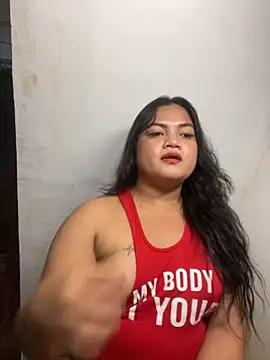 Snapshot of Moxie_Molly chatting on 10-05-25, 03:10 Moxie Molly online show from 10-05-25, 03:10