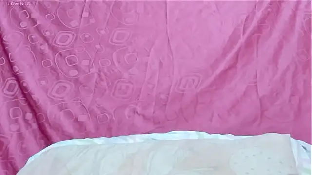 sophiie 93 online show from 11-27-25, 07:38