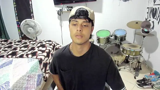 Zack falcon online show from 10-22-25, 03:40